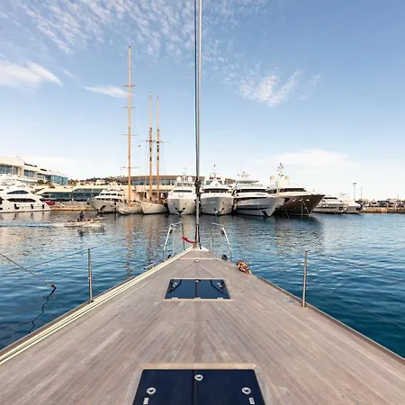 Botel Voilier Luxe Face Au Palais Cannes